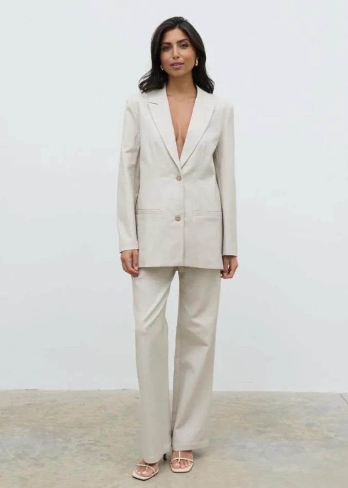 Pretty Lavish Everyday Staples Brady Oversized Boxy Blazer Beige 8211 Women