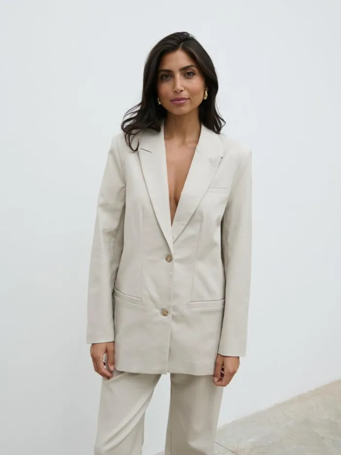 Pretty Lavish Everyday Staples Brady Oversized Boxy Blazer Beige 8211 Women