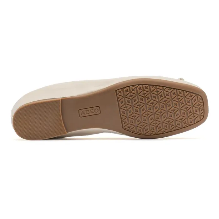 ABEO Cadence Bow Metatarsal White Womens Abeo Dress