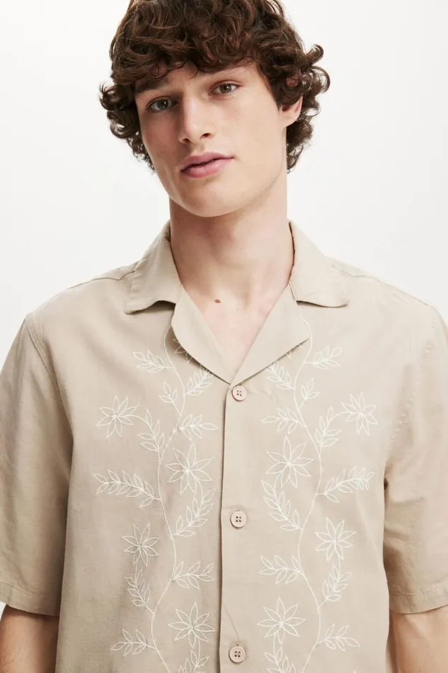 Cabana Short Sleeve Shirt Taupe Floral Men Cotton On Shirts and Polos Cabana Short Sleeve Shirt Taupe Floral Men Cotton On Shirts and Polos
