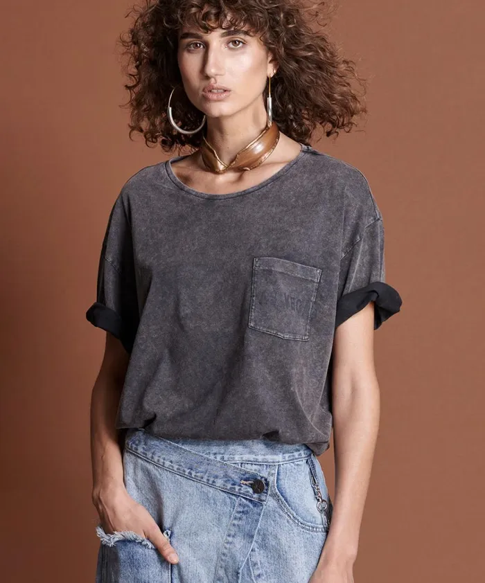 FADED BLACK LAS VEGAS SANTA FE TEE Women One Teaspoon Basic Tees