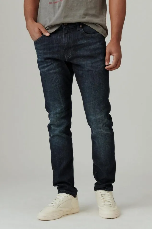 Lucky Brand 411 Athletic Taper Coolmax Stretch Jean Genesis Men Jeans