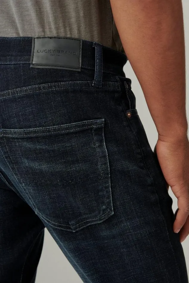 Lucky Brand 411 Athletic Taper Coolmax Stretch Jean Genesis Men Jeans