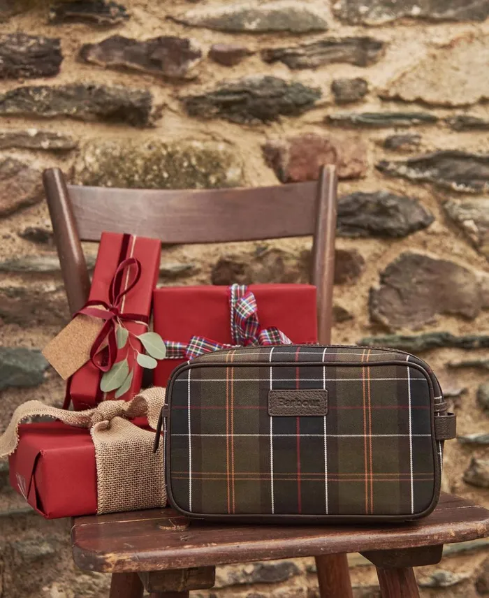Men Bags and Luggage Barbour Tartan and Leather Wash Bag Classic Tartan Men Bags and Luggage Barbour Tartan and Leather Wash Bag Classic Tartan