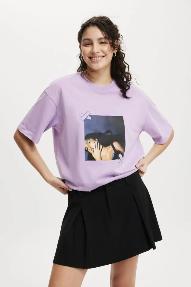 The Lcn Boxy Graphic Tee Lcn Br Olivia Rodrigo Photographic viola Women Cotton On Tops