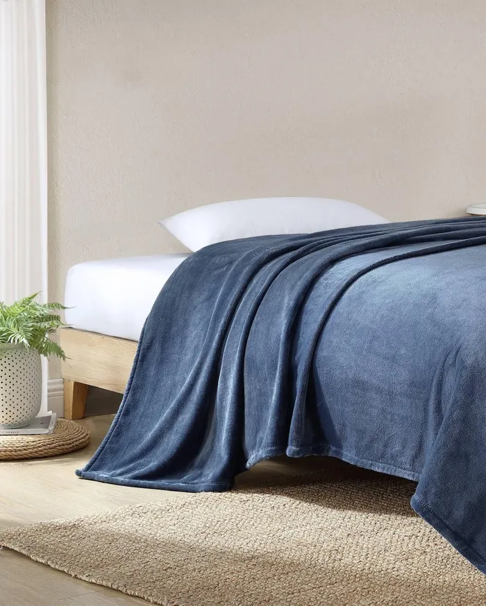 Tommy Bahama Plush Fleece Blue King Blanket Blue Beach and Home Bedding Tommy Bahama Plush Fleece Blue King Blanket Blue Beach and Home Bedding