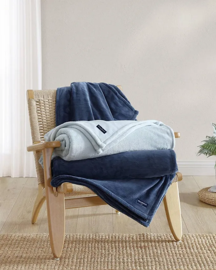 Tommy Bahama Plush Fleece Blue King Blanket Blue Beach and Home Bedding Tommy Bahama Plush Fleece Blue King Blanket Blue Beach and Home Bedding