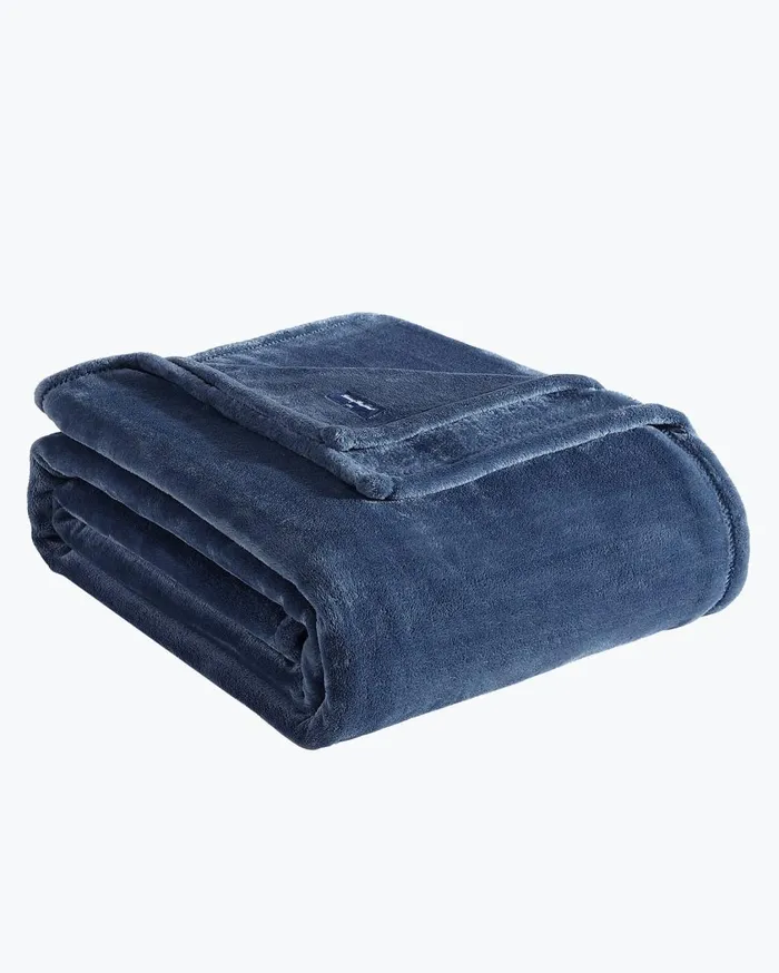 Tommy Bahama Plush Fleece Blue King Blanket Blue Beach and Home Bedding Tommy Bahama Plush Fleece Blue King Blanket Blue Beach and Home Bedding