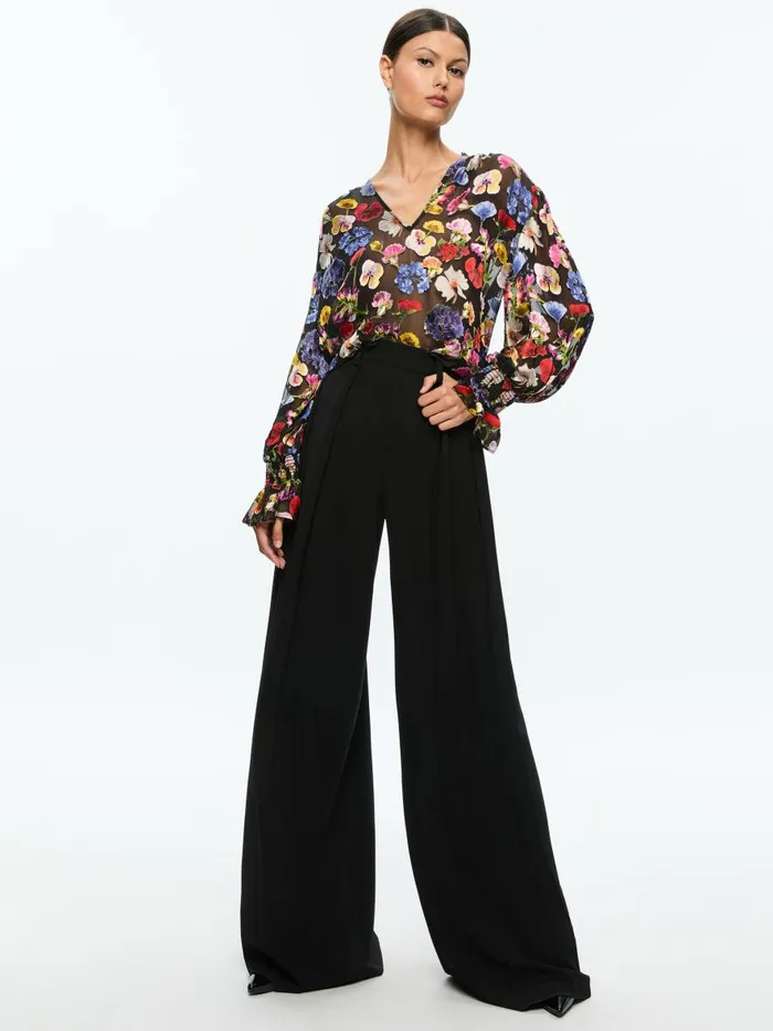Tops Women Alice Olivia ONICA COLLARED BLOUSE Timeless Blossom