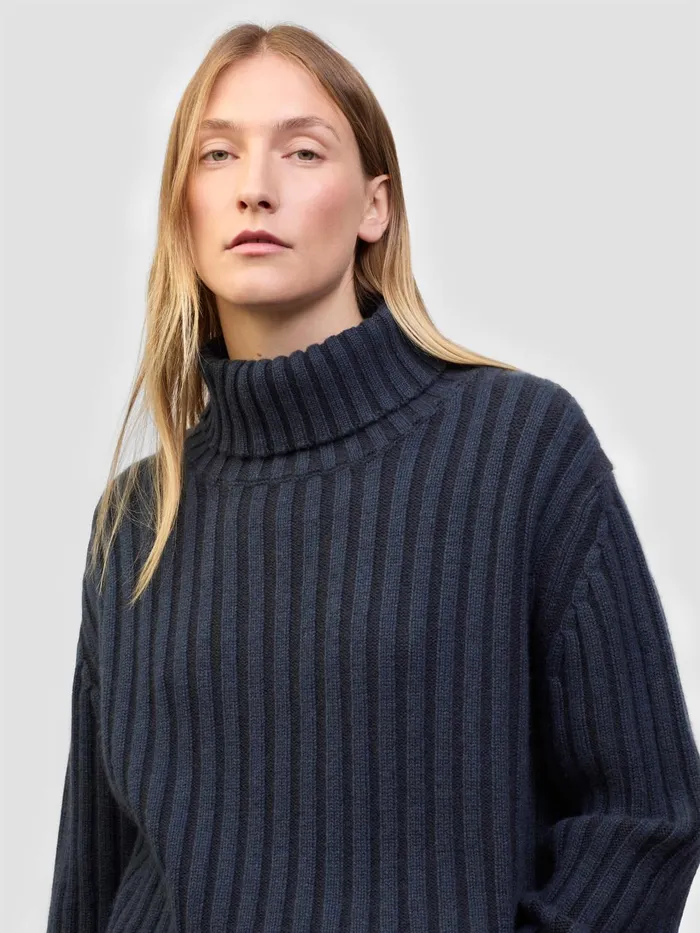 Women Begg X Co Sweaters Cawdor Roll Collar Cashmere Sweater Mazarine Astrakhan