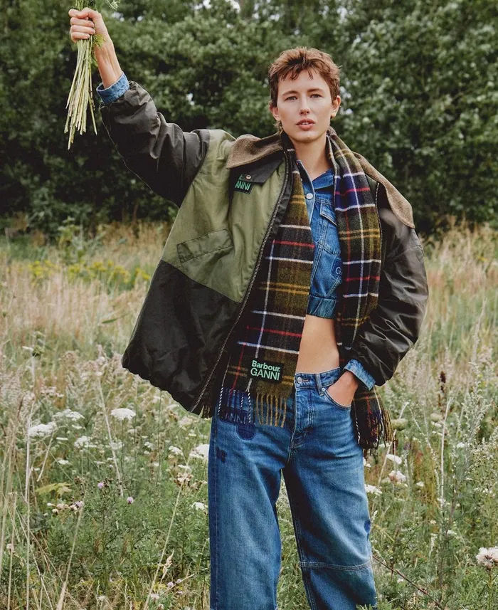 Women Waxed Jackets Barbour X GANNI Bomber Wax Jacket Archive Olivegolden Khakiclassic Women Waxed Jackets Barbour X GANNI Bomber Wax Jacket Archive Olivegolden Khakiclassic